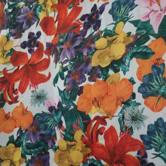 Floral Top - Picture 4 of 5